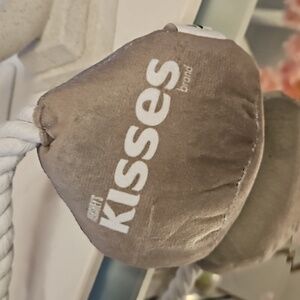 HERSHEYS KISSES PLUSH SQUEAKY DOG TOY